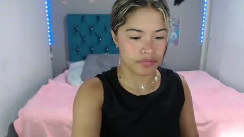 Snapshot of miacumgirl chatting on 3, 6, 2026 miacumgirl online show from 3, 6, 2026