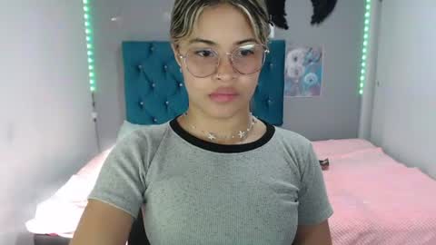 Snapshot of miacumgirl chatting on 11, 6, 2026 miacumgirl online show from 11, 6, 2026