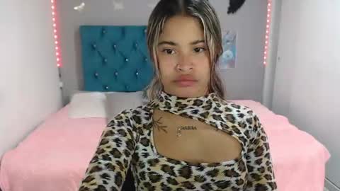 Snapshot of miacumgirl chatting on 5, 7, 2026 miacumgirl online show from 5, 7, 2026