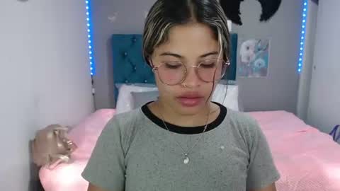 Snapshot of miacumgirl chatting on 10, 7, 2026 miacumgirl online show from 10, 7, 2026