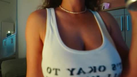 Mia online show from 18, 10, 2025