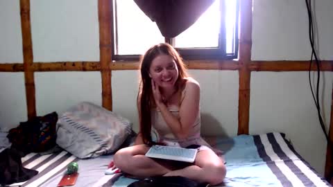 Mia  Sam online show from 20, 10, 2025