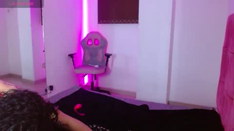 MIA VELEZ online show from 28, 1, 2025