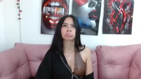 Snapshot of miahotcs chatting on 29, 4, 2026 miahotcs online show from 29, 4, 2026