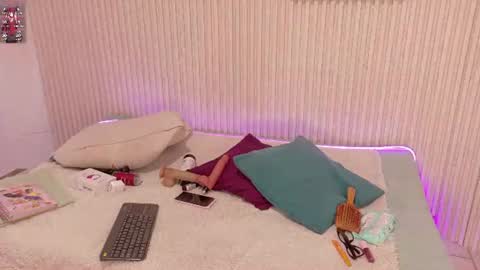 Snapshot of miajanss chatting on 17, 7, 2026 Mia online show from 17, 7, 2026