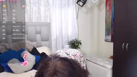 Snapshot of miakeys_ chatting on 4, 3, 2025 online show from 4, 3, 2025