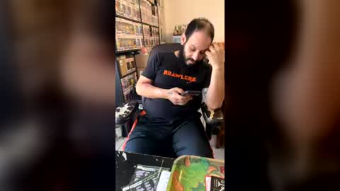 Snapshot of miaking chatting on 5, 7, 2026 Mark online show from 5, 7, 2026