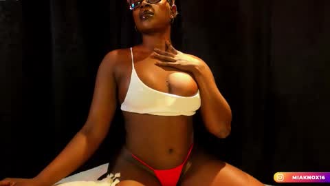 Mia online show from 23, 12, 2025