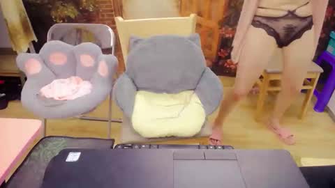 Mia online show from 12, 10, 2025