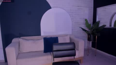 Call me Mia  online show from 13, 3, 2026