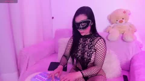Mia online show from 19, 6, 2026