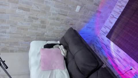 Mia online show from 17, 12, 2024