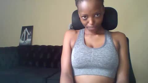 Snapshot of miami_muffin chatting on 24, 4, 2026 Muffin online show from 24, 4, 2026