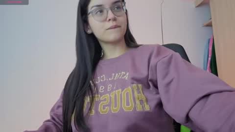 Snapshot of miamillerr_28 chatting on 13, 5, 2026 Mia online show from 13, 5, 2026