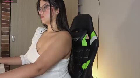 Snapshot of miamillerr_28 chatting on 15, 7, 2026 Mia online show from 15, 7, 2026