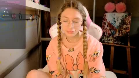 Snapshot of miamooonn chatting on 25, 5, 2026 MiaMoon online show from 25, 5, 2026