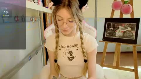 Snapshot of miamooonn chatting on 19, 6, 2026 MiaMoon online show from 19, 6, 2026