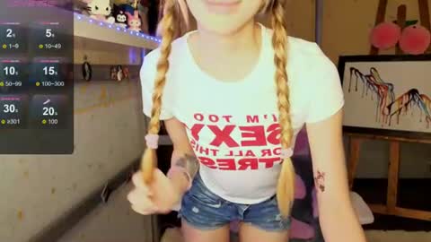 Snapshot of miamooonn chatting on 4, 7, 2026 MiaMoon online show from 4, 7, 2026