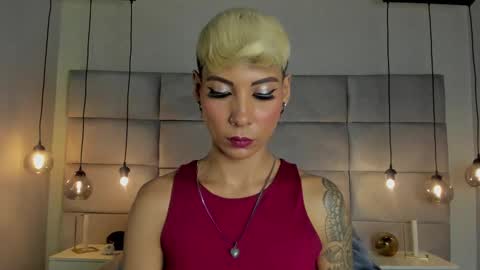 Mia Morgann online show from 17, 1, 2025