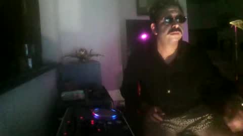 Mia  Ben online show from 12, 11, 2025