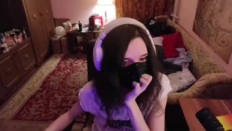 Snapshot of miaowhowl chatting on 31, 10, 2025 Kristien online show from 31, 10, 2025