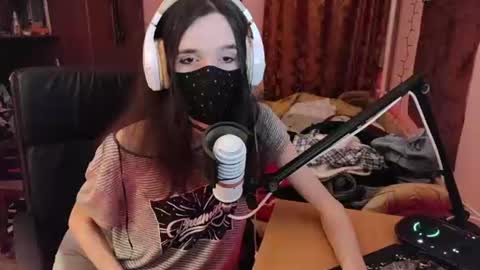 Snapshot of miaowhowl chatting on 23, 7, 2026 Kristien online show from 23, 7, 2026