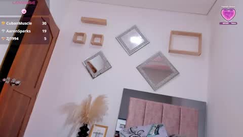 miapearls_ online show from 5, 6, 2026