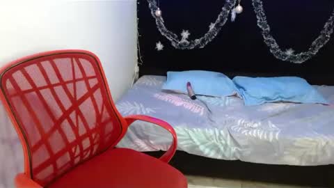 Mia Peyton   online show from 6, 12, 2024