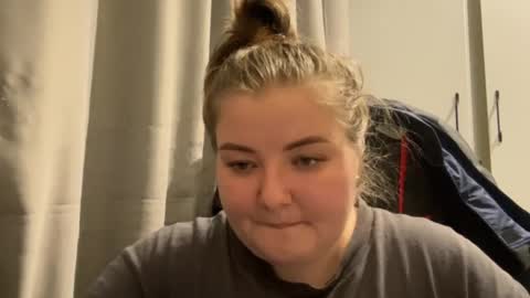 Snapshot of miapisa chatting on 12, 10, 2025 miapisa online show from 12, 10, 2025