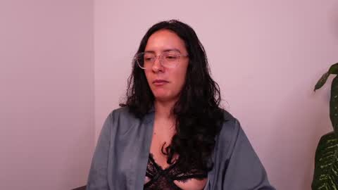 Snapshot of miaportman chatting on 5, 7, 2026 MIAPORTMANN online show from 5, 7, 2026