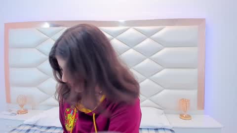 Sweetie Mia online show from 13, 1, 2025