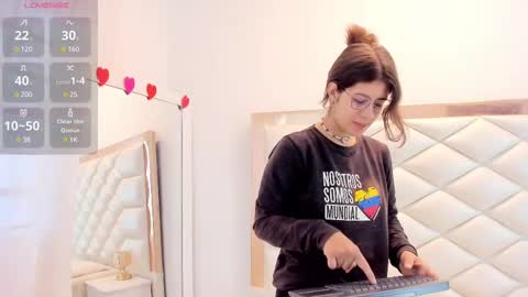 Sweetie Mia online show from 19, 2, 2025