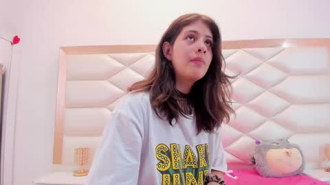 Sweetie Mia online show from 12, 3, 2025