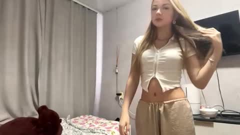 Snapshot of miasuszynski chatting on 8, 2, 2026 Milana online show from 8, 2, 2026