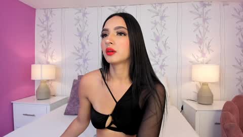 Mia Sweetth online show from 13, 1, 2025