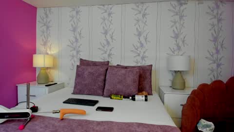 Mia Sweetth online show from 17, 1, 2025