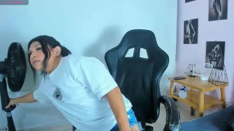 Snapshot of miavalentinaaa chatting on 10, 3, 2025 Miaa valentinaaa online show from 10, 3, 2025