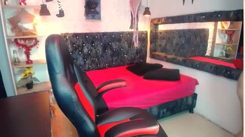 Snapshot of miavelvet_dl chatting on 6, 10, 2025 mia online show from 6, 10, 2025