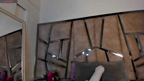 Mia Villalobos online show from 31, 12, 2024