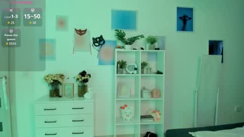 Snapshot of miavixxenn chatting on 2, 10, 2025 Mia online show from 2, 10, 2025