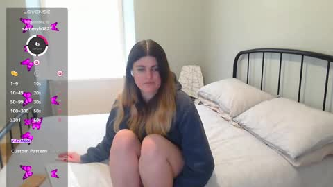 Snapshot of miawallace__ chatting on 19, 2, 2025 Mia online show from 19, 2, 2025