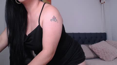 Mia Wilson online show from 11, 4, 2026