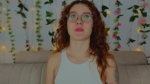 Snapshot of miawinxxx848 chatting on 28, 9, 2025 Mia Winx online show from 28, 9, 2025