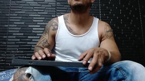 Michael Daviss online show from 4, 2, 2025