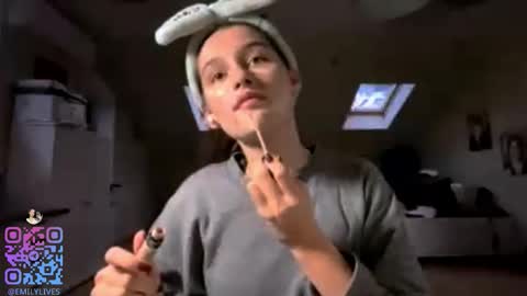 Snapshot of michael_pors chatting on 18, 10, 2025 Emily online show from 18, 10, 2025