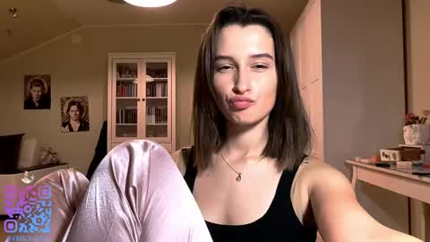 Snapshot of michael_pors chatting on 11, 11, 2025 Emily online show from 11, 11, 2025