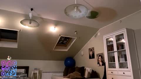 Snapshot of michael_pors chatting on 30, 11, 2025 Emily online show from 30, 11, 2025