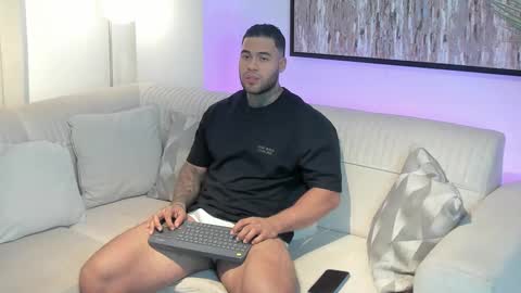 Michael Salens independent model online show from 12, 2, 2025