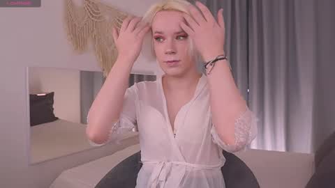 Snapshot of michael_swan chatting on 7, 3, 2025 Michel online show from 7, 3, 2025