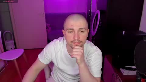 Snapshot of michael_wolfborn chatting on 10, 6, 2026 Michael online show from 10, 6, 2026